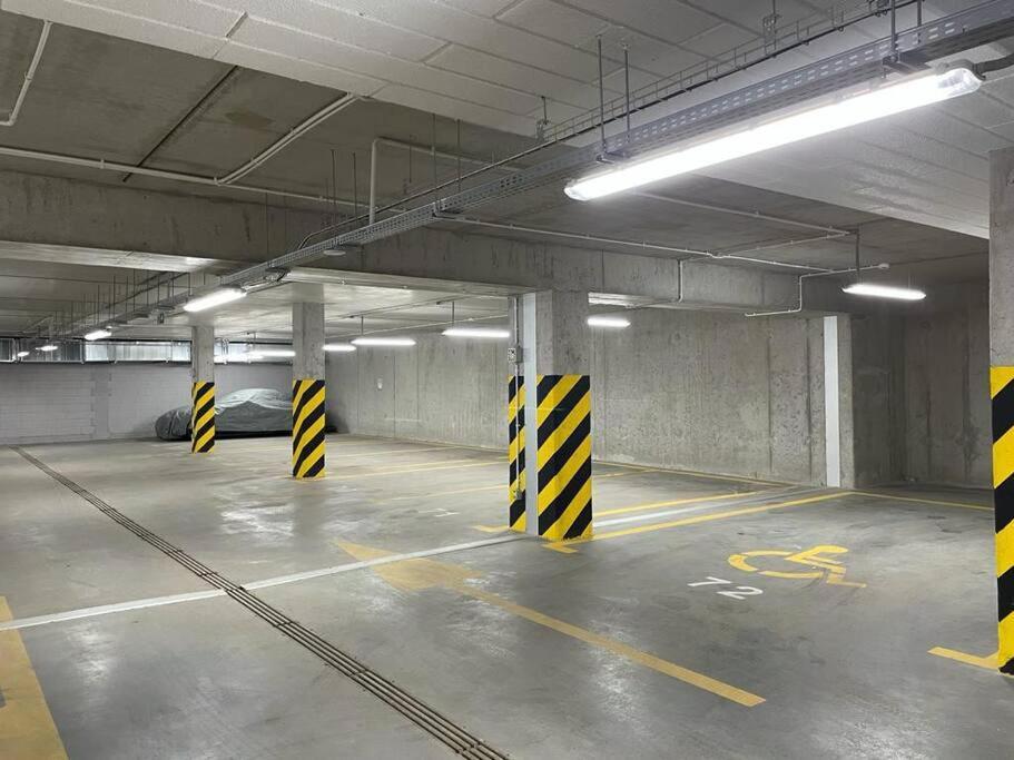 Art Marina Nad Rzeka Z Bezplatnym Parkingiem Apartment Wroclaw Exterior photo