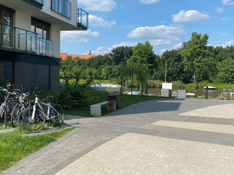 Art Marina Nad Rzeka Z Bezplatnym Parkingiem Apartment Wroclaw Exterior photo